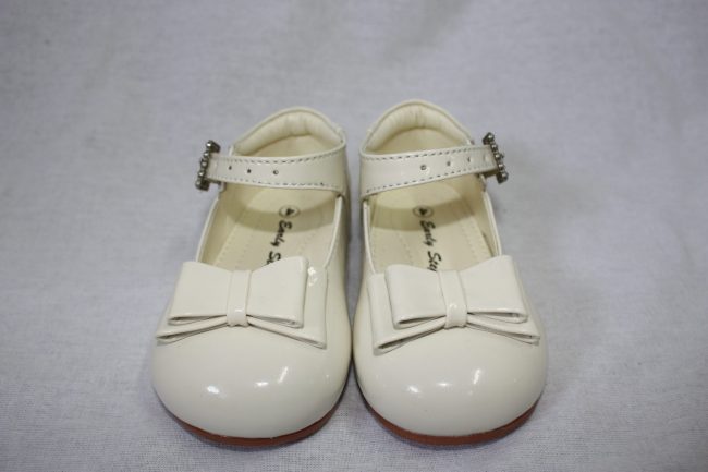 Girls Patent Cream Shoe With Bow-0